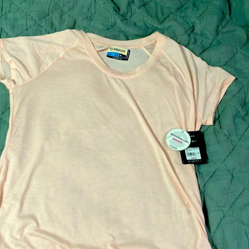 Women’s outdoors Summerville tee